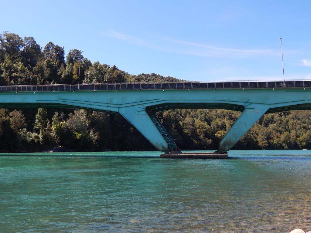Cabanas Nutrias Patagonicas Puelo River Экстерьер фото