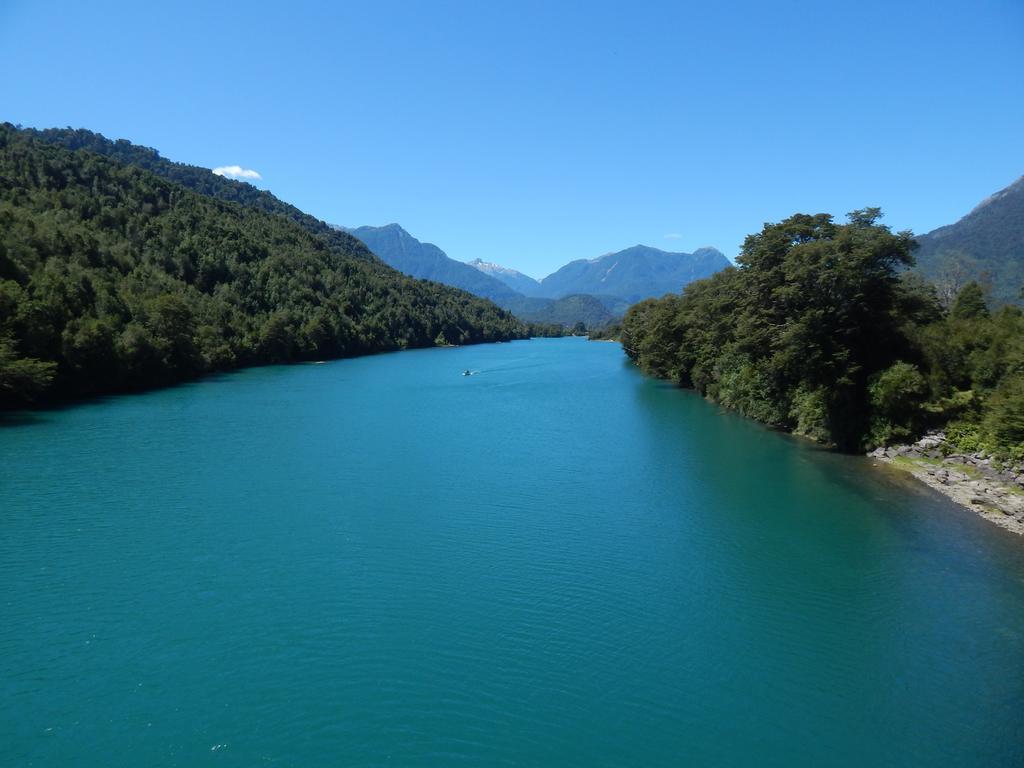Cabanas Nutrias Patagonicas Puelo River Экстерьер фото