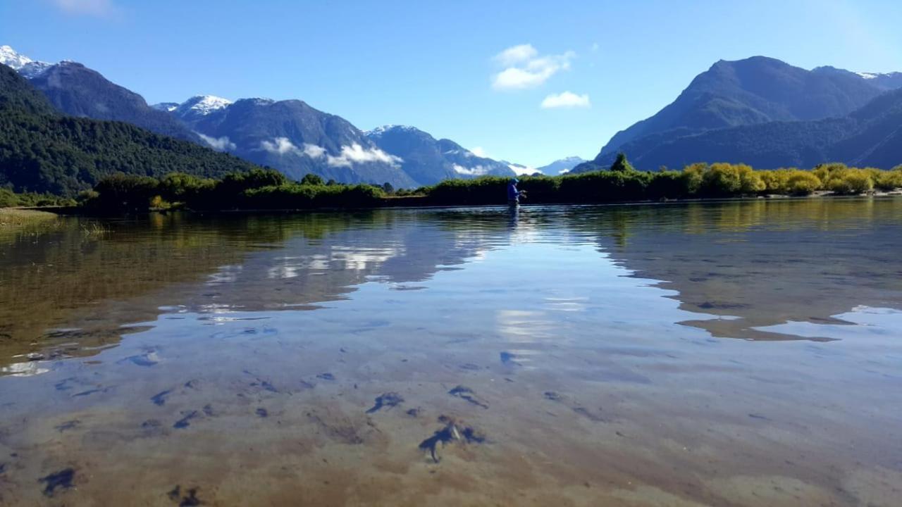 Cabanas Nutrias Patagonicas Puelo River Экстерьер фото